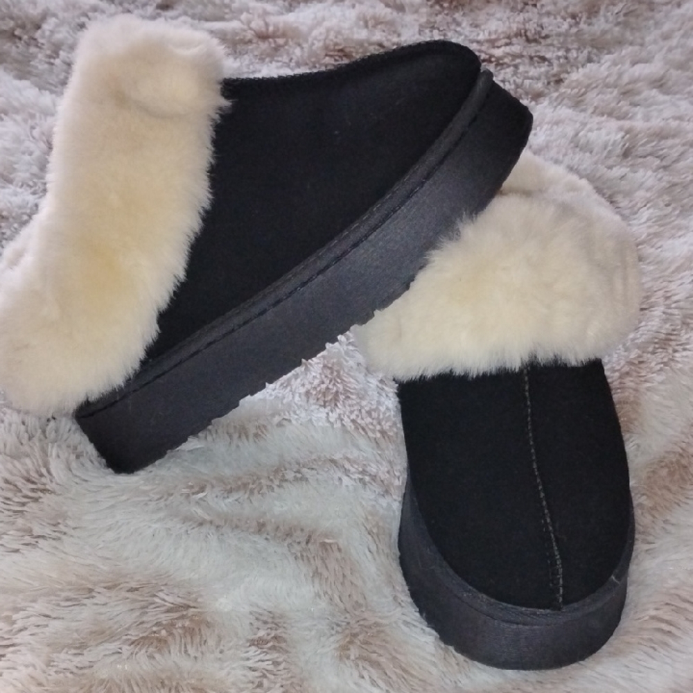 Rouge! Black and Cream Plush Slippers